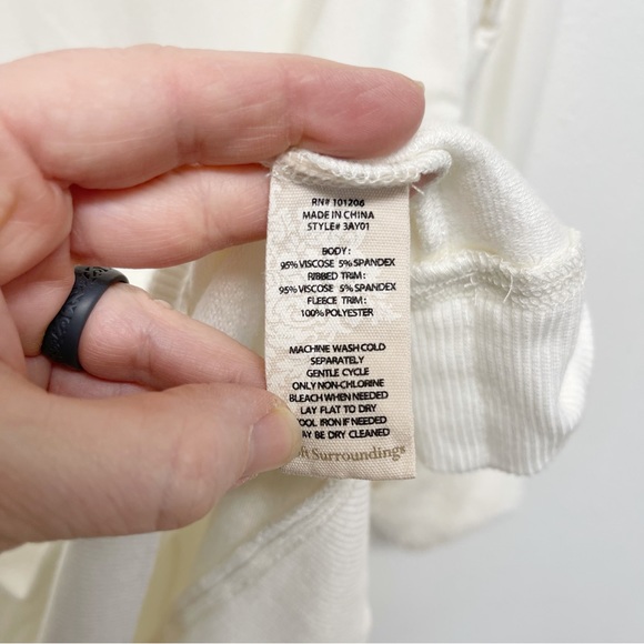 Soft Surroundings Women's Size Petite Small Cream Cozy Pullover Sweater - Picture 6 of 6